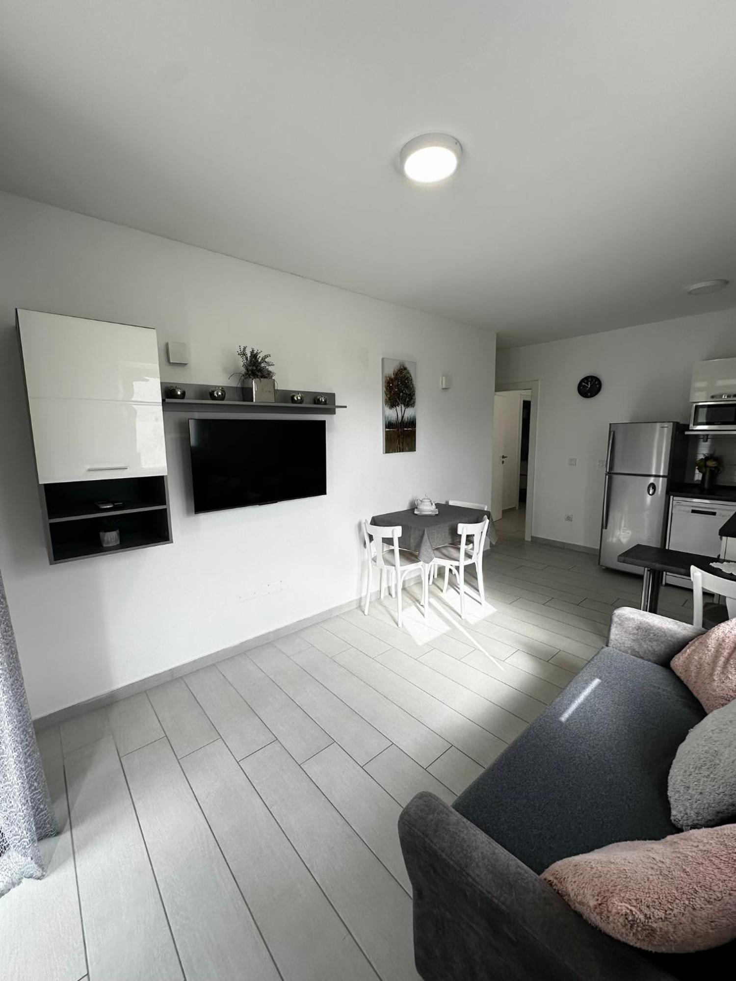 Apartments Danica Promajna Exterior photo